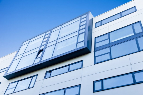 Comment installer une fenêtre en aluminium ?