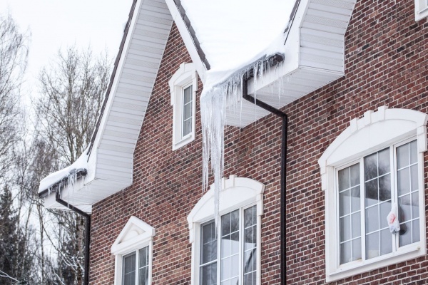 Ajustement des fenêtres PVC en hiver